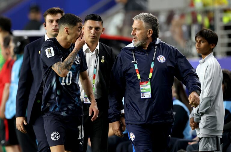 Protocolo Vini Jr: jogador do Paraguai é o 1º expulso na Copa do Mundo protocolo-vini-jr:-jogador-do-paraguai-e-o-1o-expulso-na-copa-do-mundo